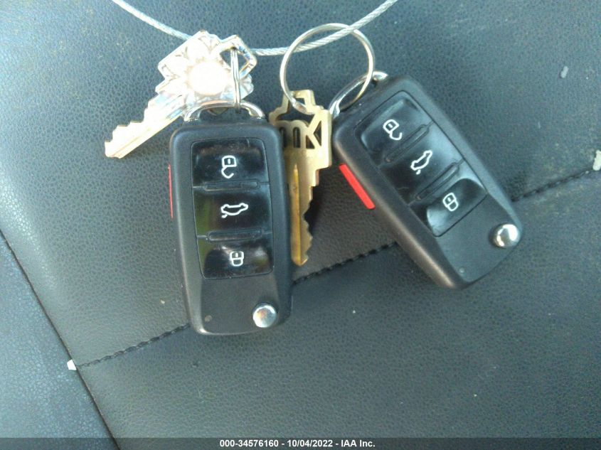 2014 VOLKSWAGEN BEETLE CONVERTIBLE 2.0T R-LINE W/SOUND 3VW7T7AT1EM819348