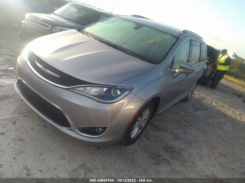 2C4RC1BG1JR141732 2018 CHRYSLER PACIFICA, photo no. 2