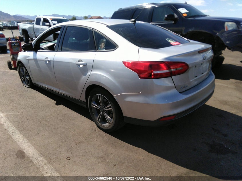 VIN 1FADP3FE7JL278837 2018 FORD FOCUS SE