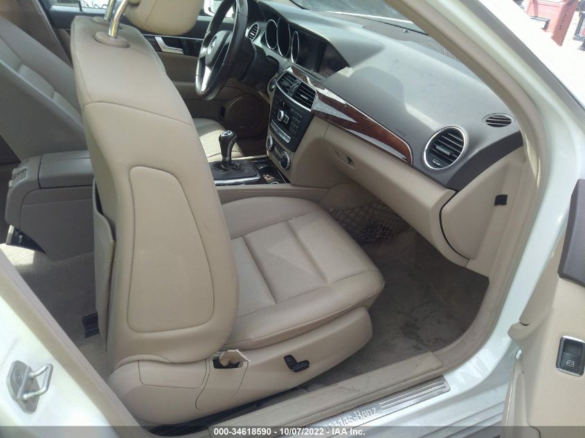 2014 MERCEDES-BENZ C-CLASS C 300 WDDGF8AB5EA952995