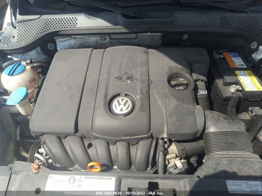 2013 VOLKSWAGEN BEETLE CONVERTIBLE 2.5L 3VW5P7AT2DM802004