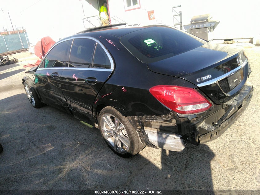 VIN 55SWF4JB9JU238821 2018 MERCEDES-BENZ C-CLASS C 300