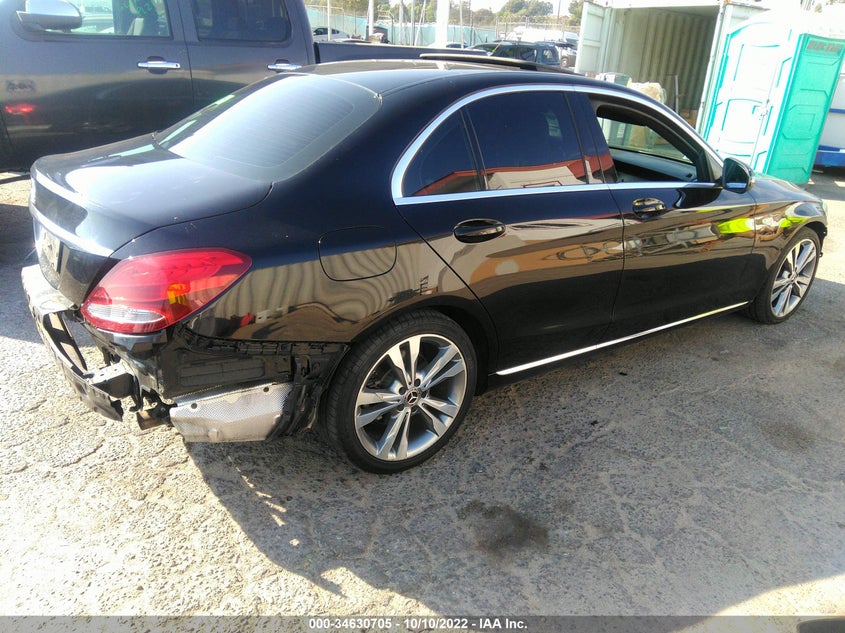VIN 55SWF4JB9JU238821 2018 MERCEDES-BENZ C-CLASS C 300