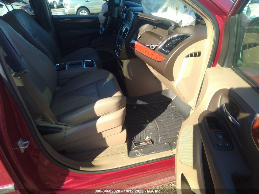 2014 CHRYSLER TOWN & COUNTRY VIN: 2C4RC1BG8ER461135