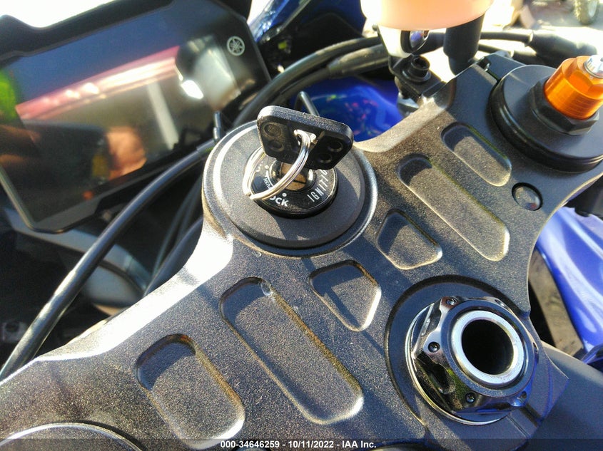 VIN JYARM38E5NA001607 2022 YAMAHA YZFR7