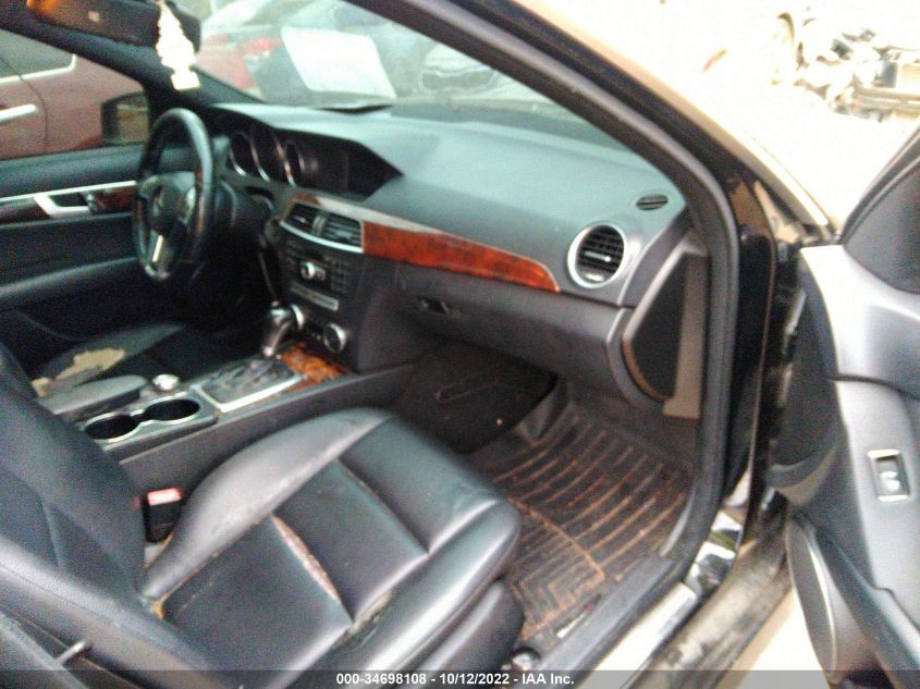 2013 MERCEDES-BENZ C-CLASS C 300 WDDGF8AB3DR260329