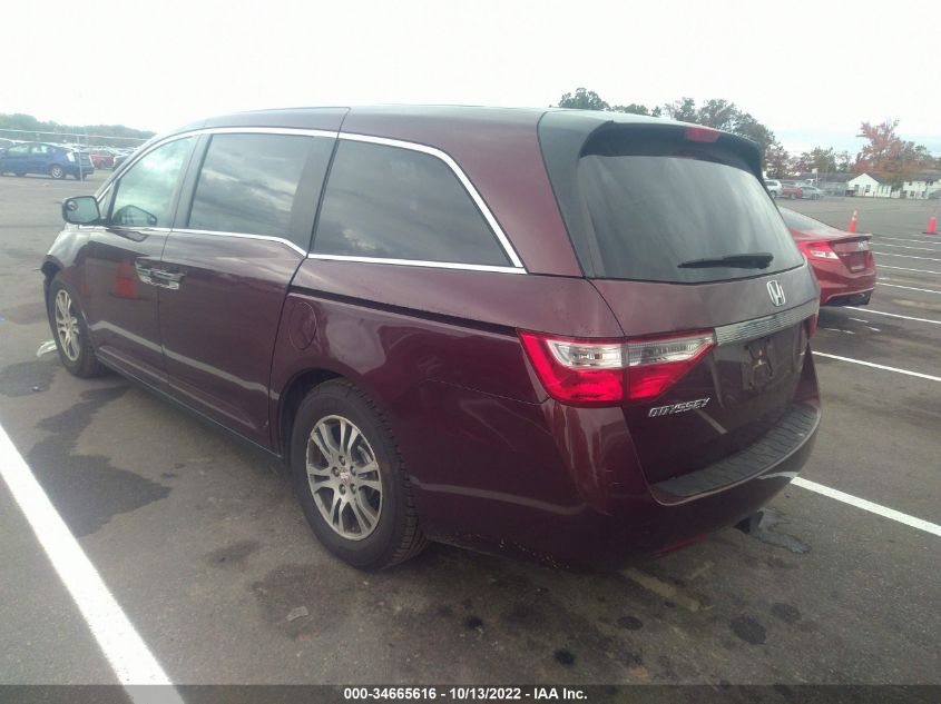 VIN 5FNRL5H49DB027465 2013 HONDA ODYSSEY no.3