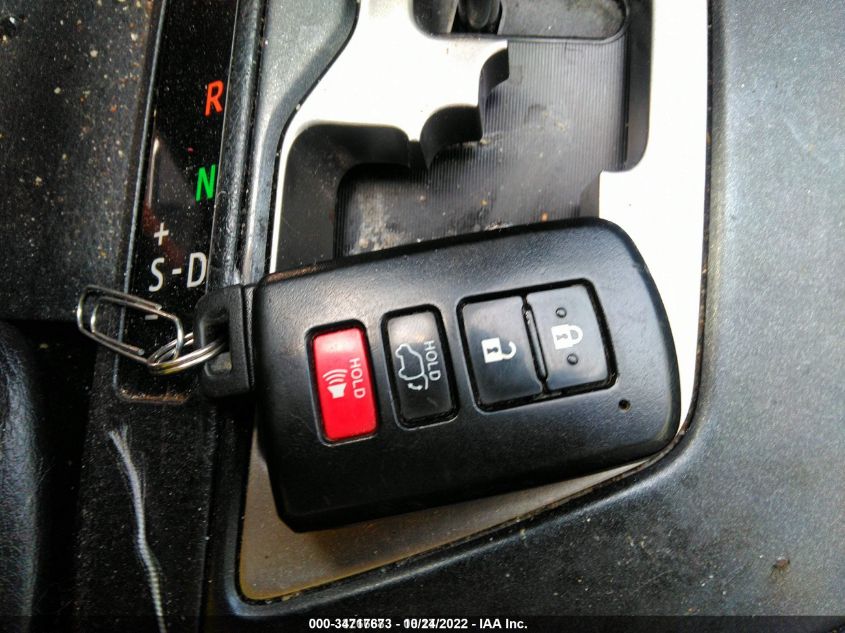 2016 TOYOTA RAV4 HYBRID XLE JTMRJREV0GD011600