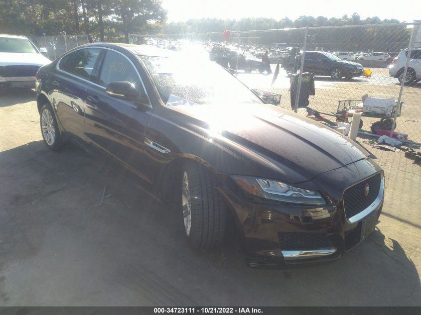 SAJBJ4BVXHCY26792 JAGUAR XF 35T PREMIUM 2017