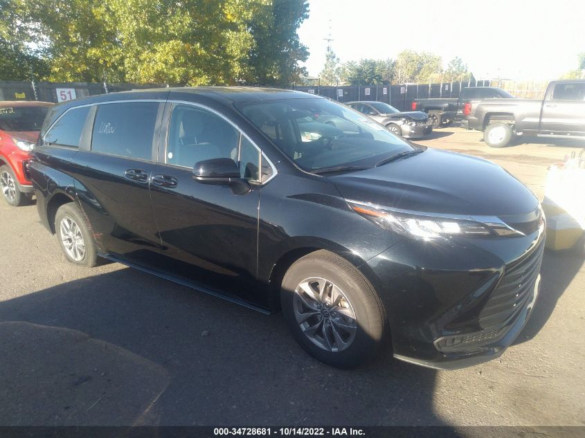 VIN 5TDKRKEC0NS102318 2022 TOYOTA SIENNA no.1