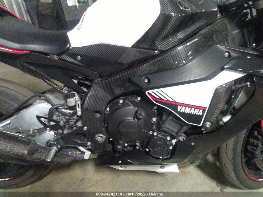 2018 YAMAHA YZFR1M C JYARN40Y7JA000333
