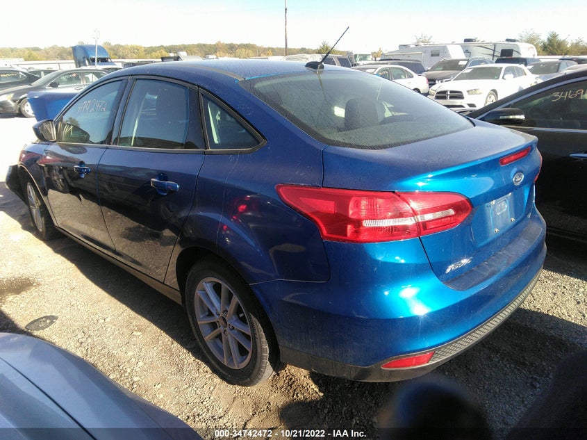VIN 1FADP3F28JL237168 2018 FORD FOCUS SE