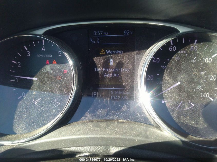 VIN JTMZFREV9JD122817 2018 TOYOTA RAV4 LE