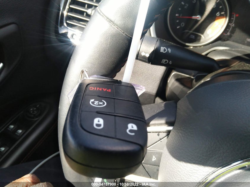 VIN: 3C4NJDCB8KT673941 2019 JEEP COMPASS LIMITED