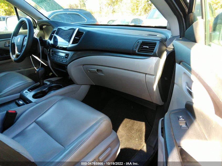 VIN 5FNYF6H51JB008261 2018 HONDA PILOT EX-L
