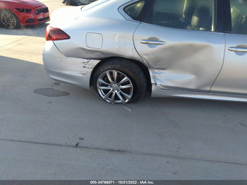 2015 INFINITI Q70 JN1BY1AR8FM562740