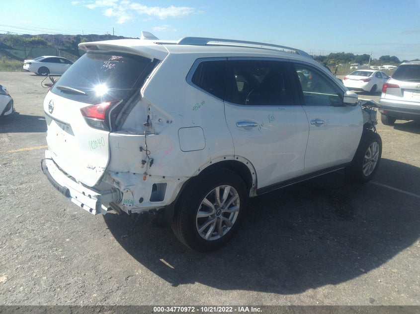 VIN KNMAT2MT9JP557493 2018 NISSAN ROGUE SV