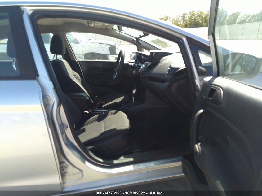 VIN 3FADP4BJ1KM134175 2019 FORD FIESTA SE