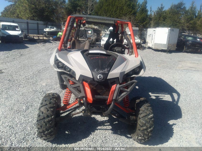 2017 CAN-AM MAVERICK MAX 1000R DPS 3JBPBAP25HJ000093