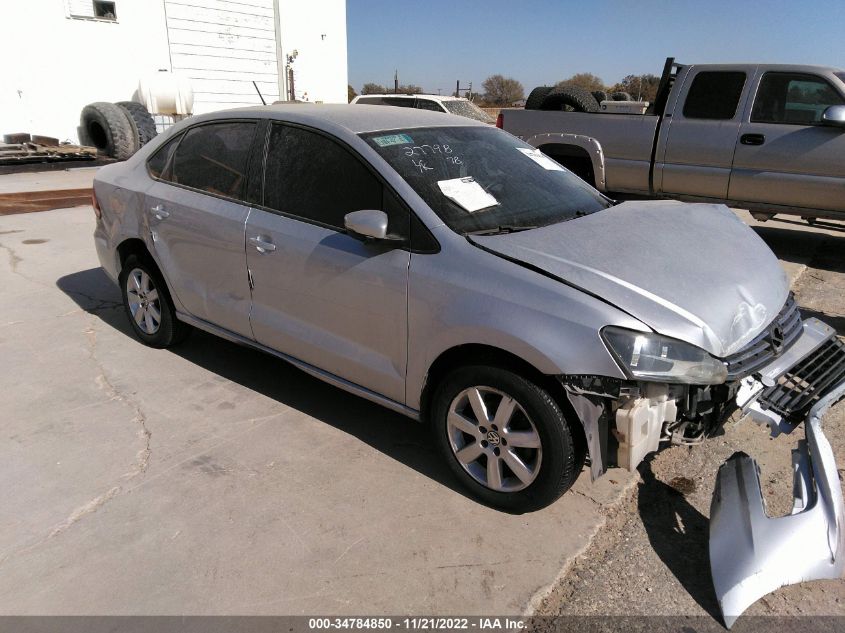 2016 VOLKSWAGEN VENTO MEX5G260XGT016842