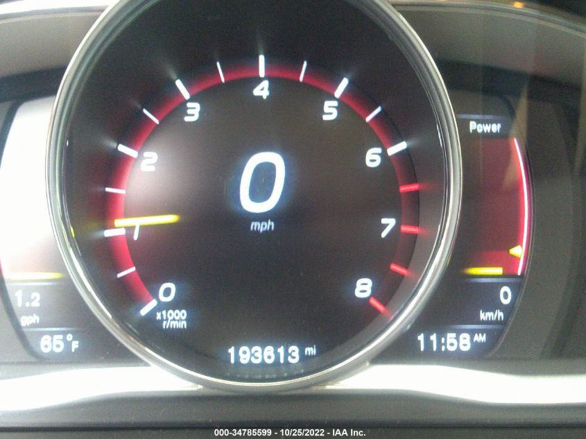 2015 VOLVO V60 CROSS COUNTRY T5 - YV4612HK1F1000887