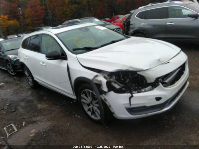 2015 VOLVO V60 CROSS COUNTRY T5 - YV4612HK1F1000887