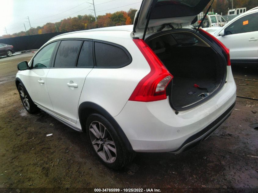 2015 VOLVO V60 CROSS COUNTRY T5 - YV4612HK1F1000887