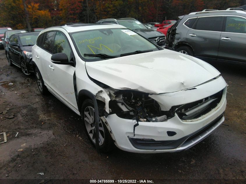 2015 VOLVO V60 CROSS COUNTRY T5 - YV4612HK1F1000887