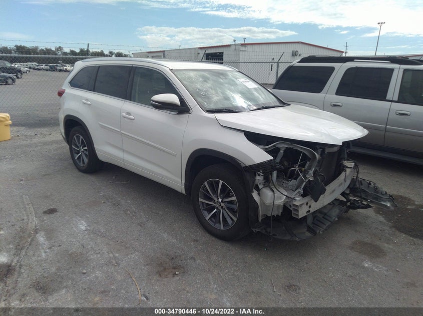 TOYOTA HIGHLANDER XLE/SE 2017