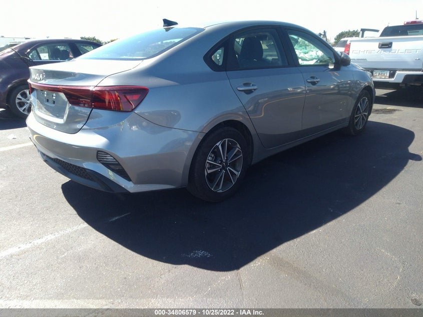 VIN 3KPF24AD7NE434959 2022 KIA FORTE LXS