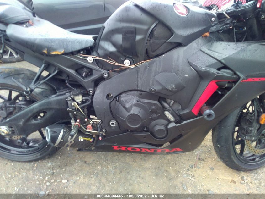 2017 HONDA CBR1000 RR JH2SC770XHK000514