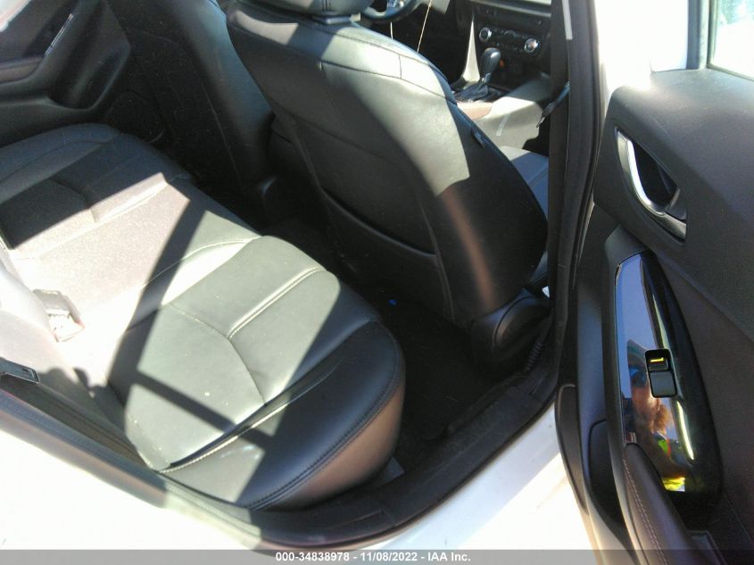 2018 MAZDA MAZDA3 4-DOOR TOURING 3MZBN1V33JM255417