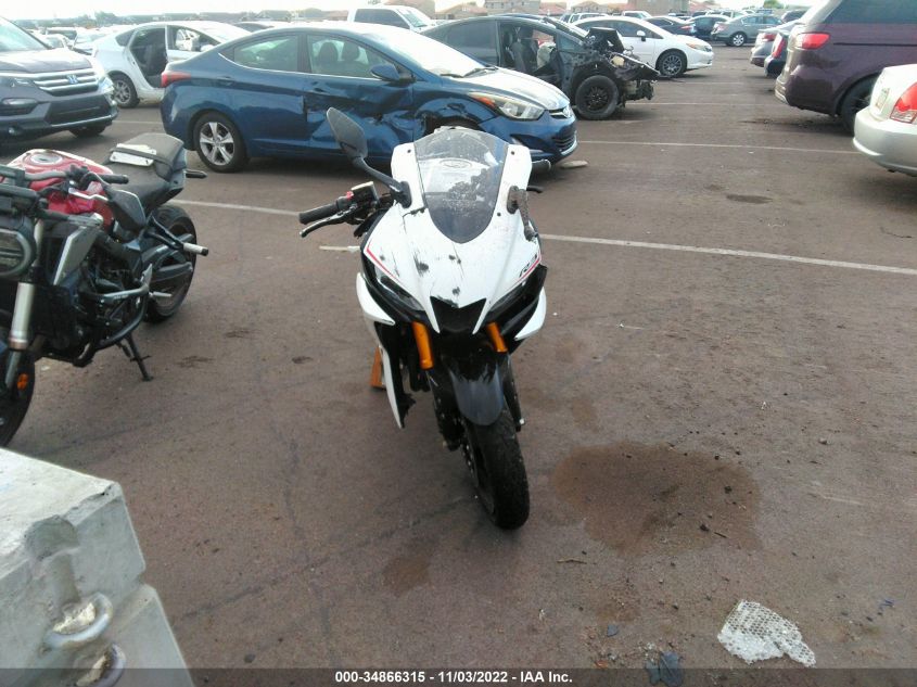2019 YAMAHA YZFR3 A MH3RH18Y5KK002044