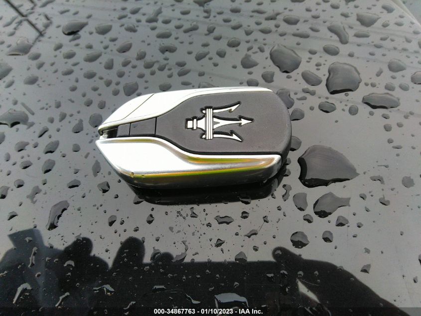 2017 MASERATI LEVANTE ZN661XUL8HX210920