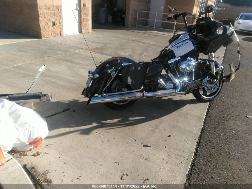 2011 HARLEY-DAVIDSON FLTRX 1HD1KHM32BB647006