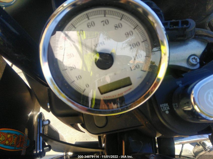 2011 HARLEY-DAVIDSON FLTRX 1HD1KHM32BB647006
