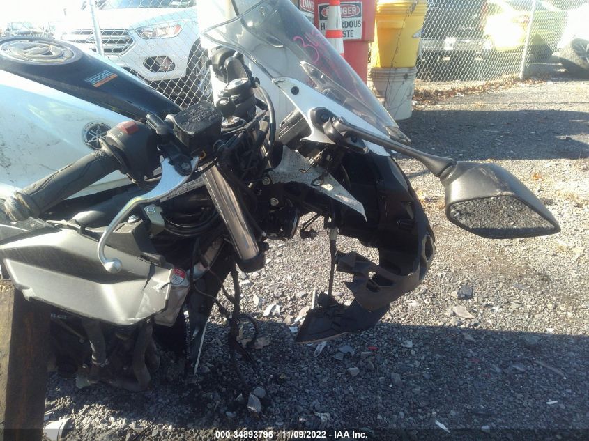 2017 YAMAHA YZFR3 A MH3RH15Y9HK003632