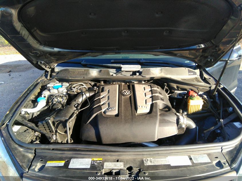 2015 VOLKSWAGEN TOUAREG LUX WVGEP9BPXFD002464