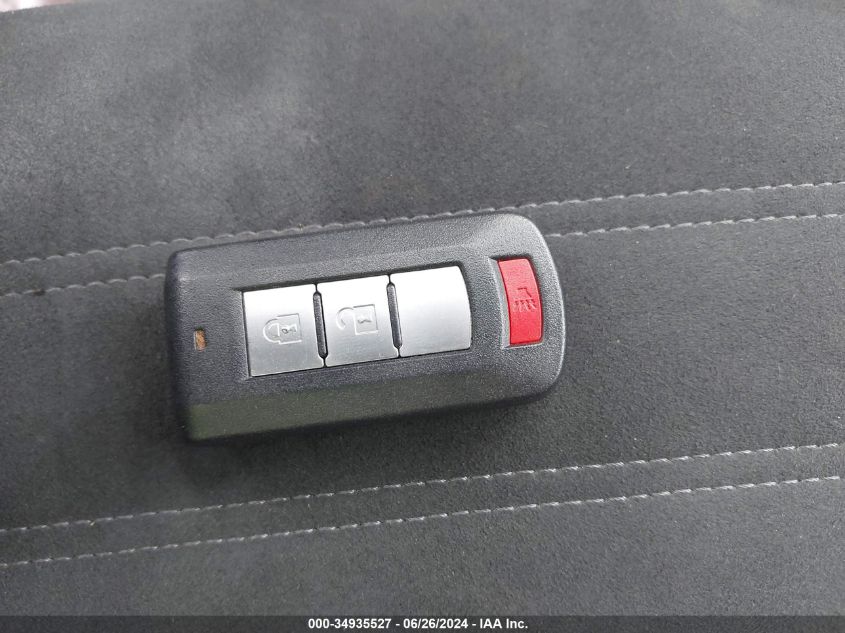 2020 MITSUBISHI OUTLANDER SE JA4AD3A33LZ048315
