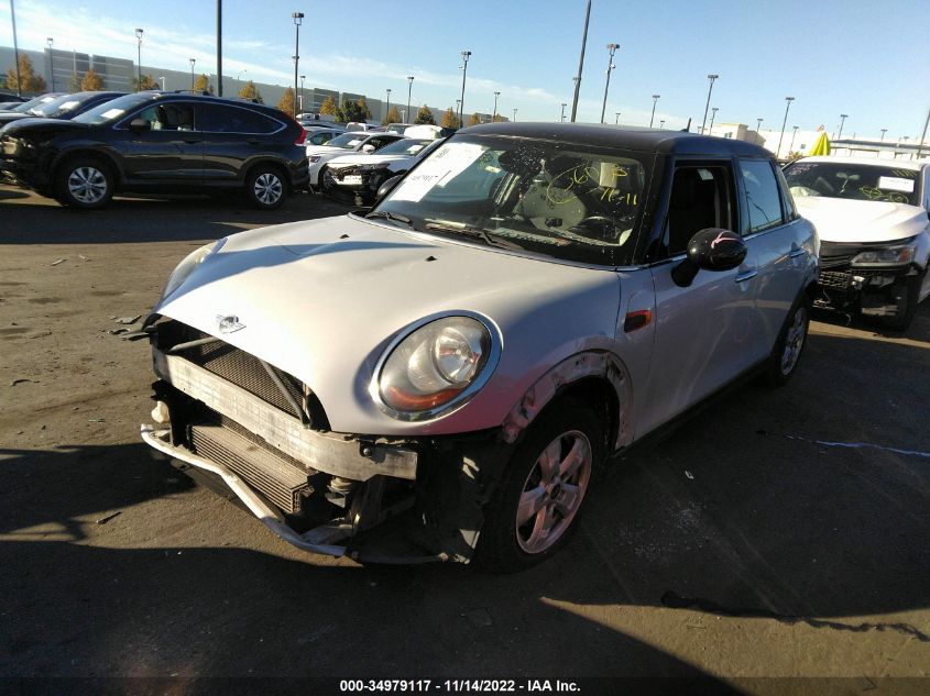 2015 MINI COOPER HARDTOP 4 DOOR WMWXS5C57FT828743