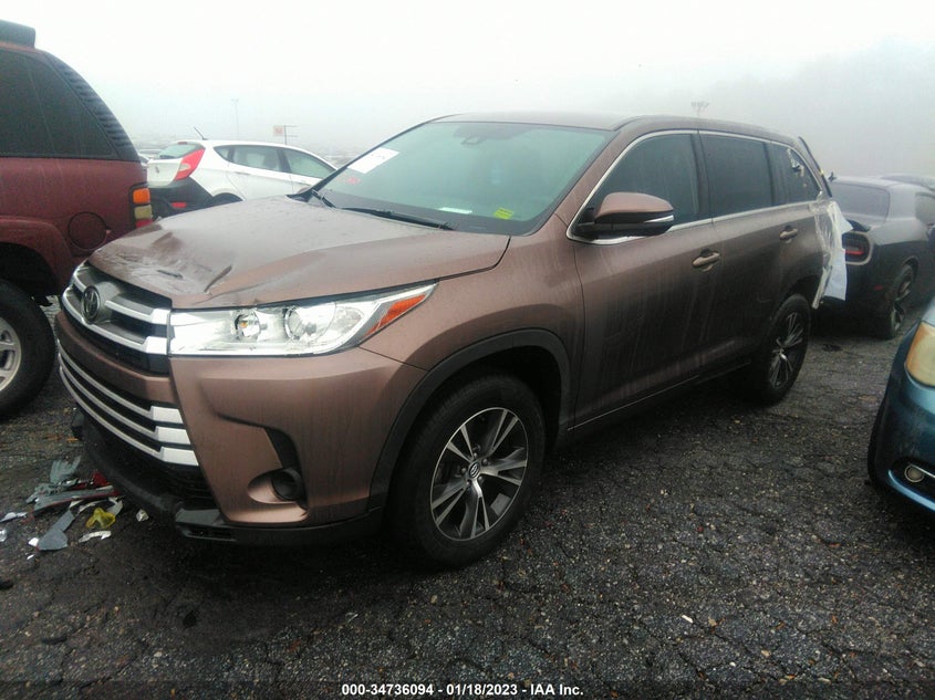 VIN 5TDZARFH7JS034134 2018 TOYOTA HIGHLANDER LE