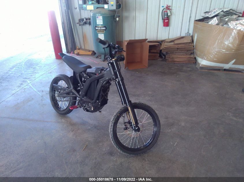 HU3YWC105N0000745 SUR RON X 2022