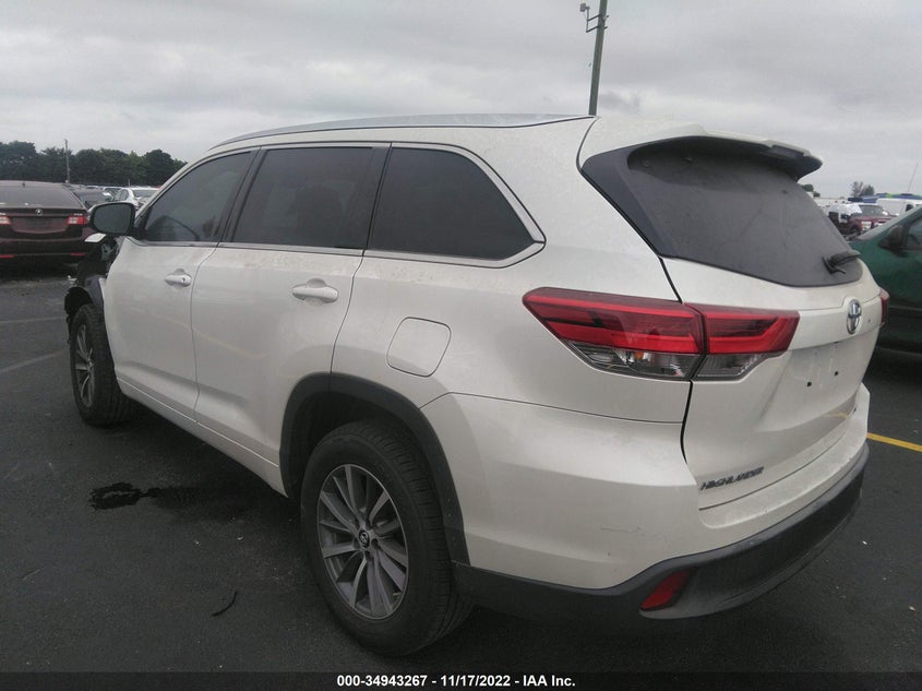 VIN 5TDKZRFHXJS549249 2018 TOYOTA HIGHLANDER SE/XLE