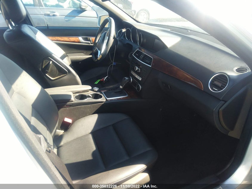 2013 MERCEDES-BENZ C 250 VIN: WDDGF4HB8DF973565