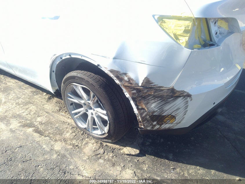 VIN 7SAYGDEE3NF407865 2022 TESLA MODEL Y LONG RANGE