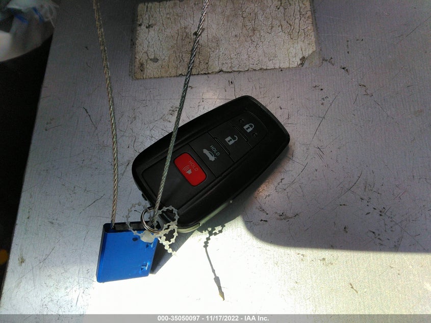 VIN 5YFVPMAEXNP320989 2022 TOYOTA COROLLA LE