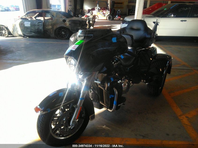 2019 HARLEY-DAVIDSON FLHTCUTG 1HD1MAF10KB852322
