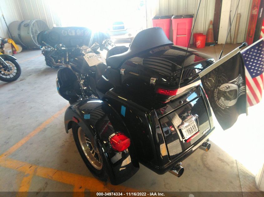 2019 HARLEY-DAVIDSON FLHTCUTG 1HD1MAF10KB852322