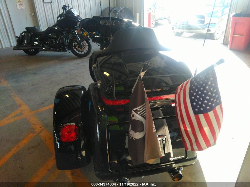 2019 HARLEY-DAVIDSON FLHTCUTG 1HD1MAF10KB852322