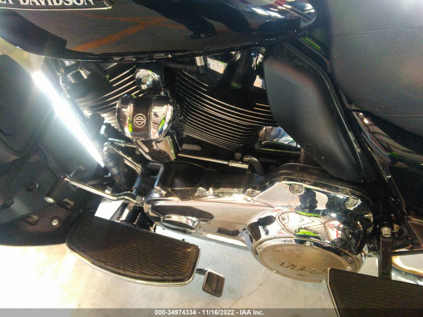 2019 HARLEY-DAVIDSON FLHTCUTG 1HD1MAF10KB852322